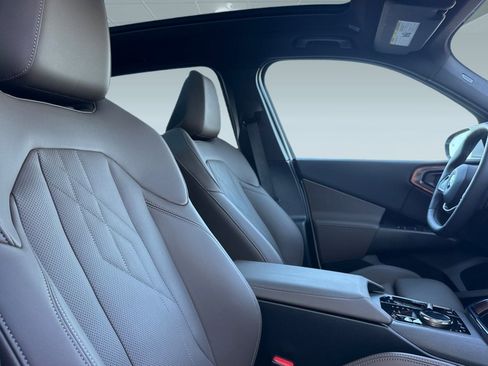 Used 2025 BMW X3 xDrive30i w/ Premium Package image 30