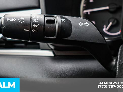 Used 2025 Mitsubishi Outlander SE image 35