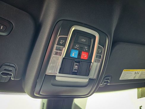 New 2026 RAM 1500 4x4 Crew Cab image 33