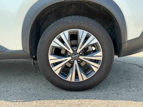 Used 2023 Nissan Rogue SV AWD/4WD image 10