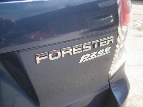 Used 2012 Subaru Forester 2.5X Premium w/ All-Weather Pkg AWD/4WD image 10