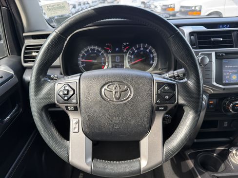 Used 2016 Toyota 4Runner SR5 Premium AWD/4WD image 18