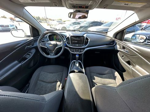 Used 2017 Chevrolet Volt LT image 2