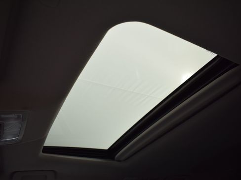 Used 2019 Toyota Highlander XLE image 24