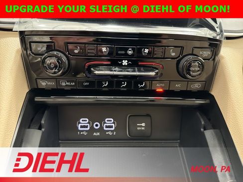 New 2025 Jeep Grand Cherokee Limited w/ Luxury Tech Group II image 32