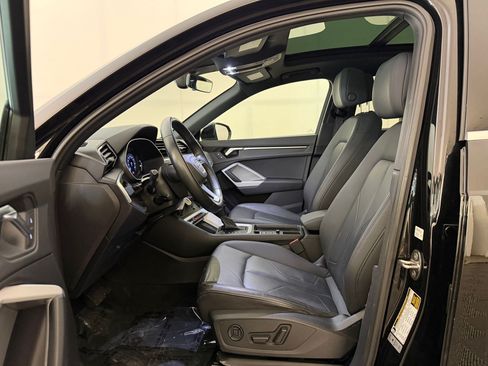 Used 2021 Audi Q3 2.0T Premium w/ 19" Wheel Package AWD/4WD image 5