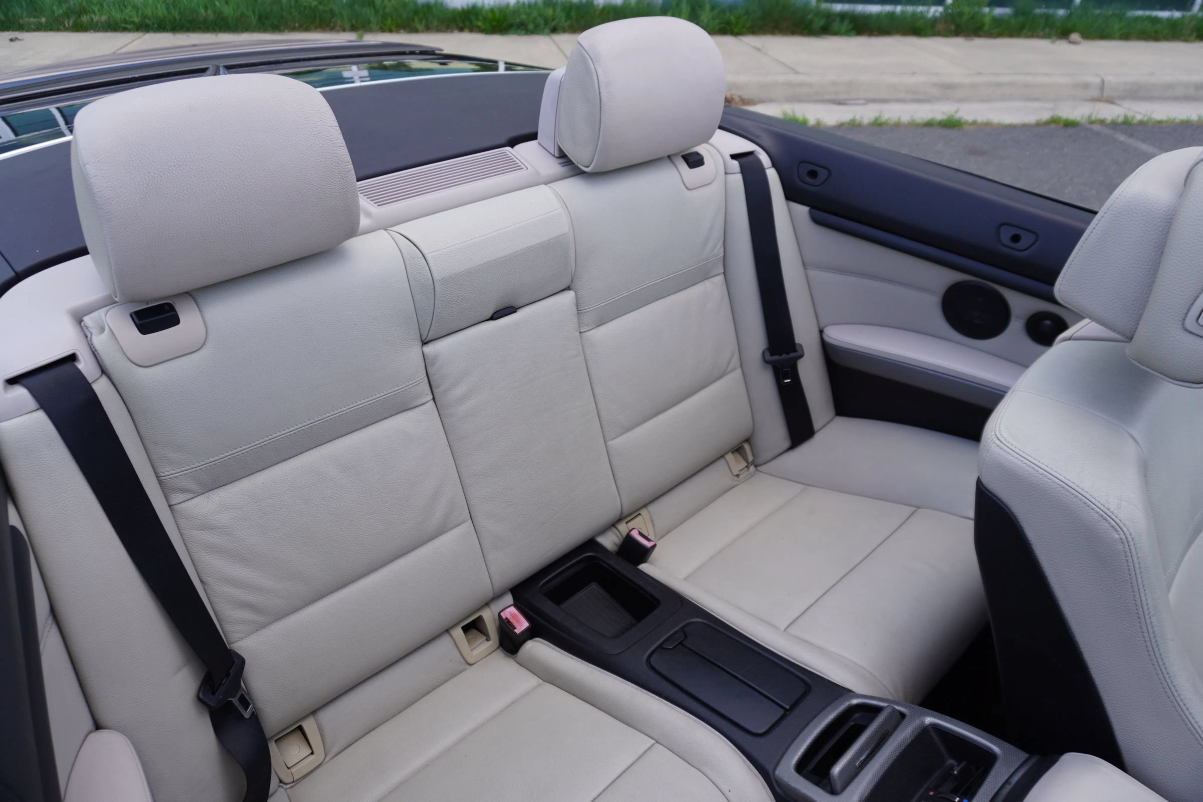Used 2011 BMW 335i Convertible w/ M Sport Pkg RWD image 15