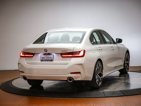 Used 2026 BMW 330i Sedan w/ Premium Package RWD image 5