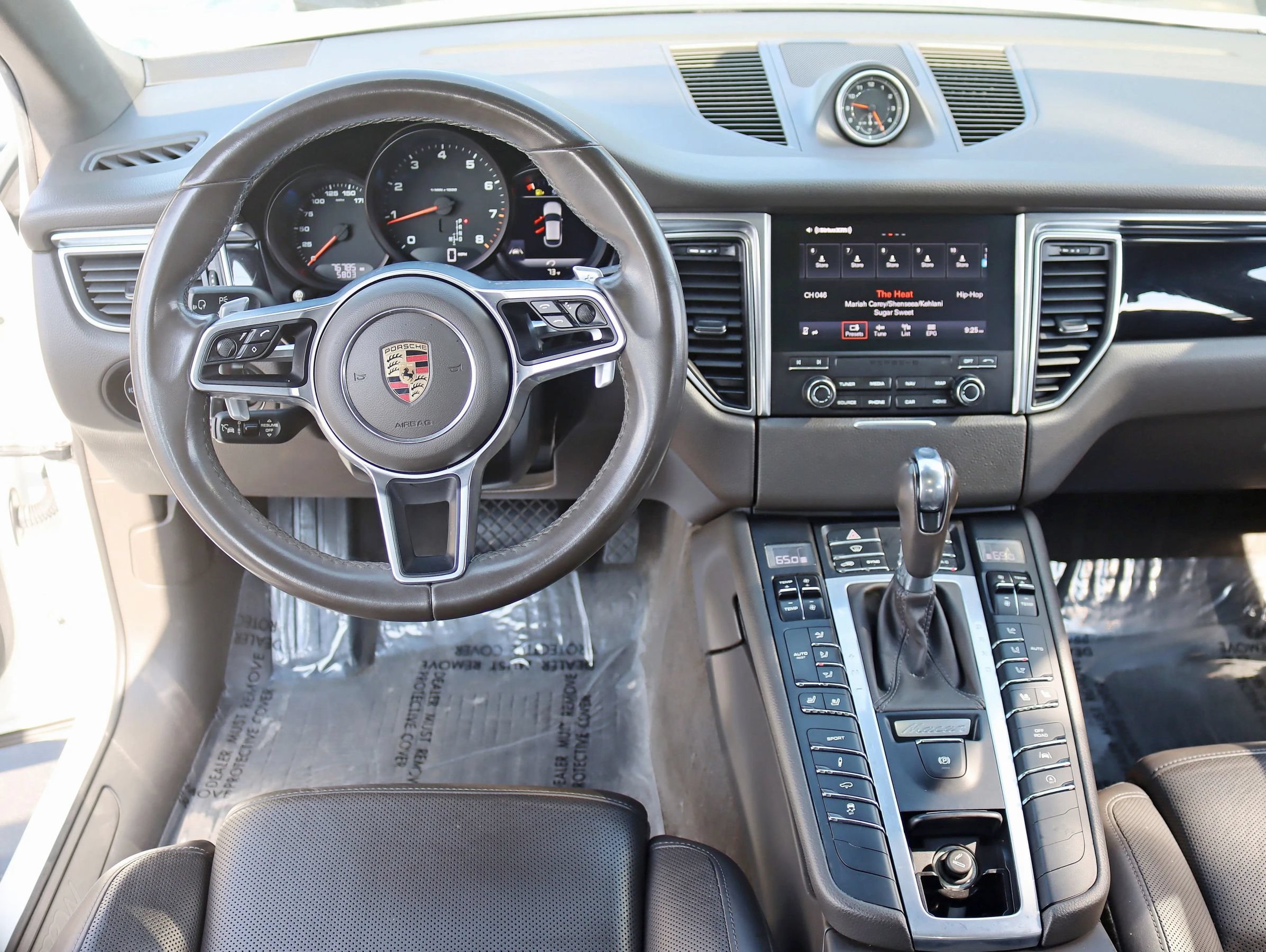 Used 2018 Porsche Macan Sport Edition AWD/4WD image 17