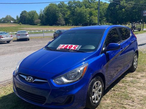 Used 2013 Hyundai Accent GS FWD image 3