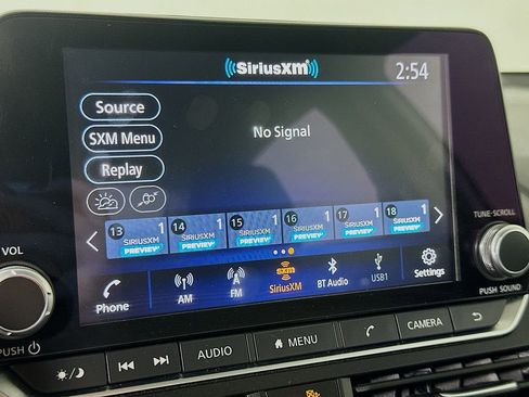 Used 2024 Nissan Altima 2.5 SR FWD image 28