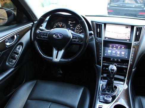 Used 2019 INFINITI Q50 Luxe w/ Essential Package (3.0T Luxe) image 12