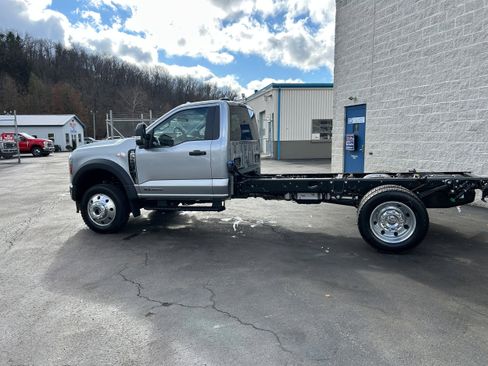 New 2026 Ford F550 4x4 Regular Cab Super Duty w/ XLT Value Package image 6