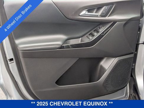 Used 2025 Chevrolet Equinox LT image 13