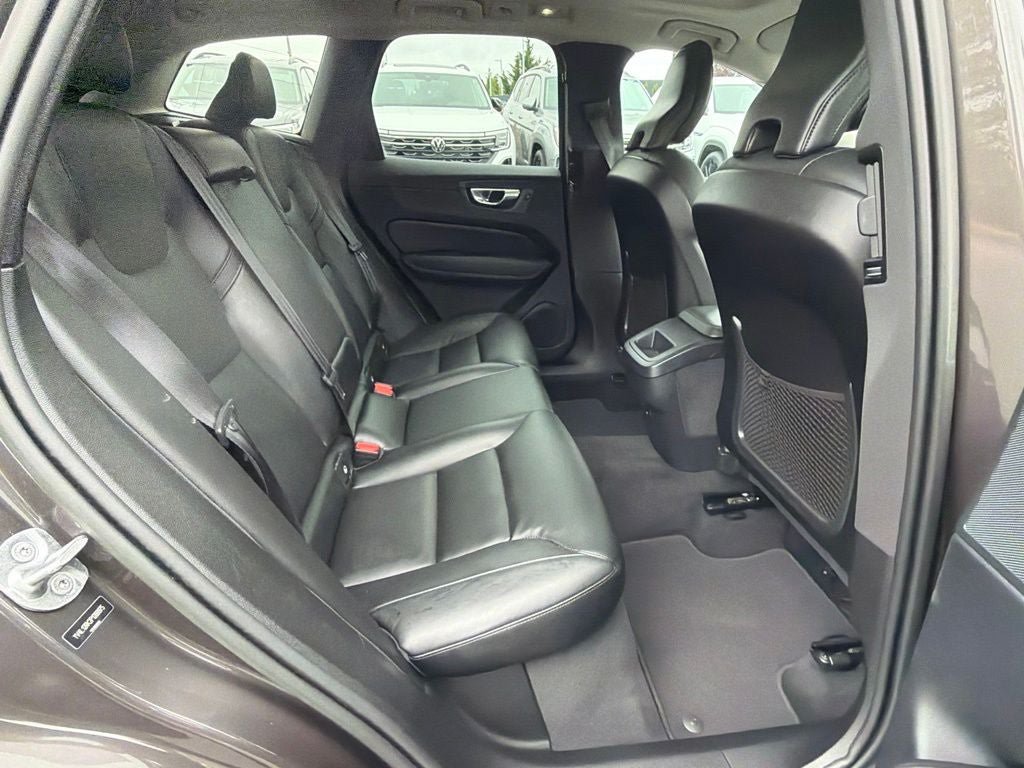 Used 2023 Volvo XC60 B5 Core AWD/4WD image 13