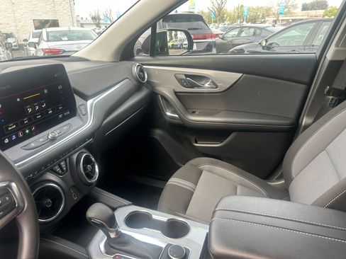 Used 2025 Chevrolet Blazer LT image 36