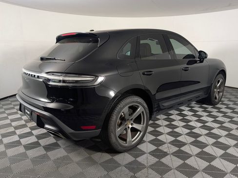 Certified 2023 Porsche Macan AWD/4WD image 7
