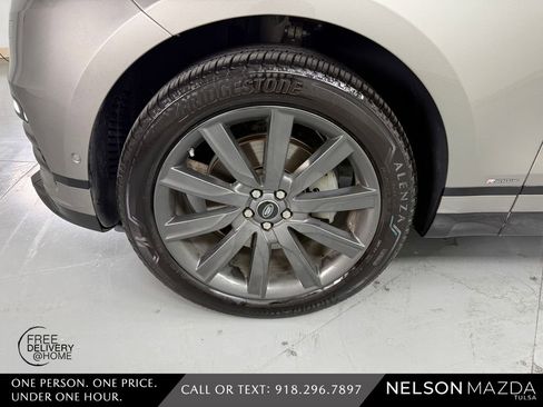 Used 2018 Land Rover Range Rover Velar R-Dynamic HSE AWD/4WD image 11
