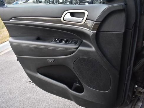 Used 2014 Jeep Grand Cherokee Overland image 41
