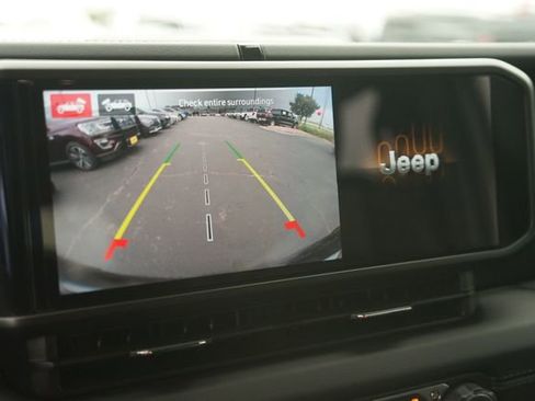 Used 2024 Jeep Wrangler Unlimited Rubicon w/ Technology Group AWD/4WD image 27