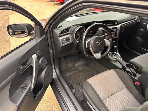 Used 2015 Scion tC image 8