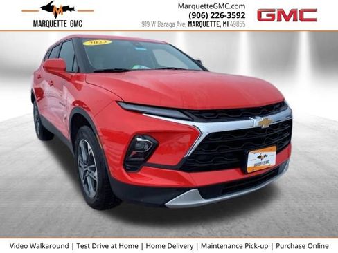 Used 2025 Chevrolet Blazer LT image 1