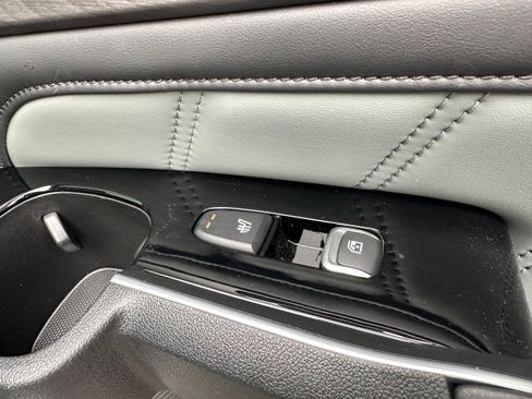 Used 2025 Kia Sorento SX Prestige w/ Sage Leather Package image 27