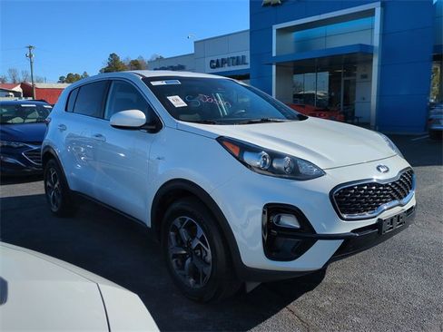 Used 2020 Kia Sportage LX image 4