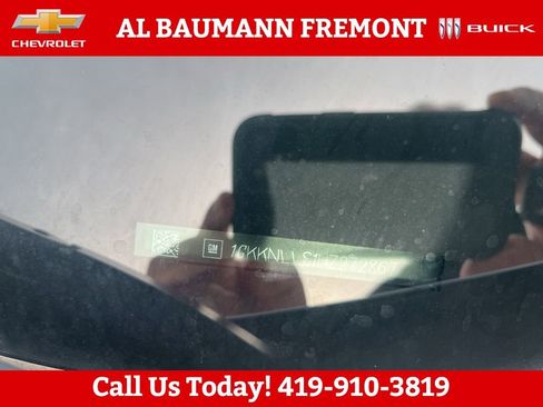 Used 2017 GMC Acadia SLE w/ Driver Alert Package I FWD image 4