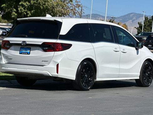 Used 2025 Honda Odyssey Sport-L image 2