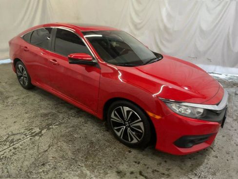 Used 2018 Honda Civic EX-T image 2