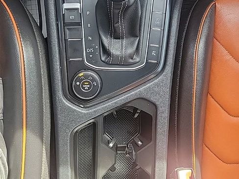 Certified 2021 Volkswagen Tiguan SEL Premium R-Line image 10