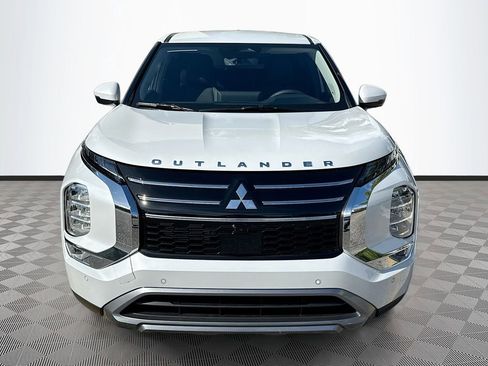 New 2026 Mitsubishi Outlander SE image 2