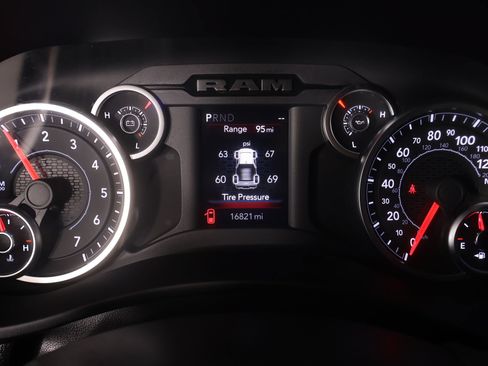 Used 2026 RAM 2500 Big Horn AWD/4WD image 4