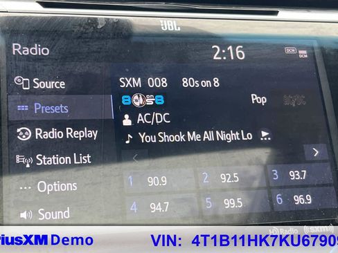 Used 2019 Toyota Camry XLE image 29