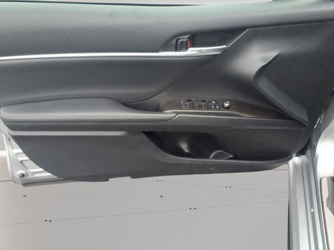 Used 2023 Toyota Camry SE image 11