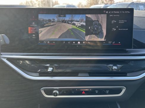 Used 2025 BMW X5 xDrive40i w/ M Sport Package image 31