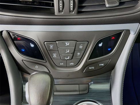Used 2019 Buick Envision Premium AWD/4WD image 18