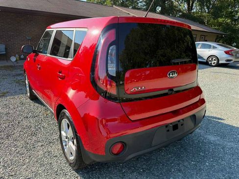 Used 2019 Kia Soul FWD image 3