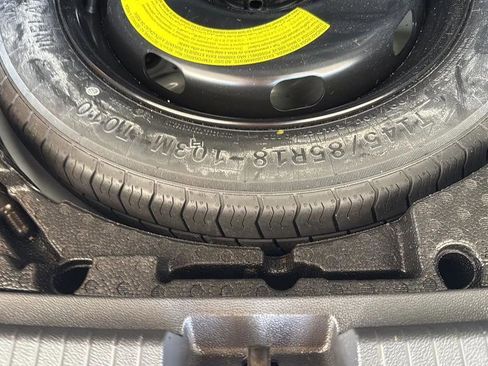 Used 2020 Volkswagen Tiguan SEL image 39