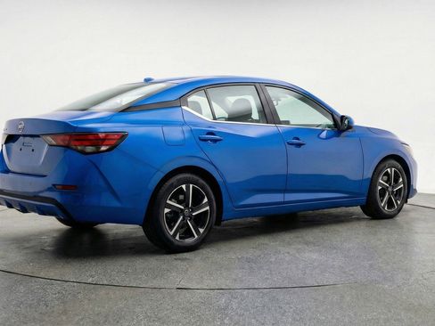 Used 2025 Nissan Sentra SV FWD image 9