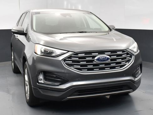 Used 2024 Ford Edge Titanium image 2