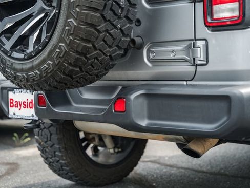 Used 2020 Jeep Wrangler Unlimited Sahara AWD/4WD image 10