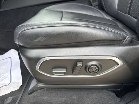 Used 2024 Jeep Wagoneer Series II w/ Flexible Seating Group AWD/4WD image 16