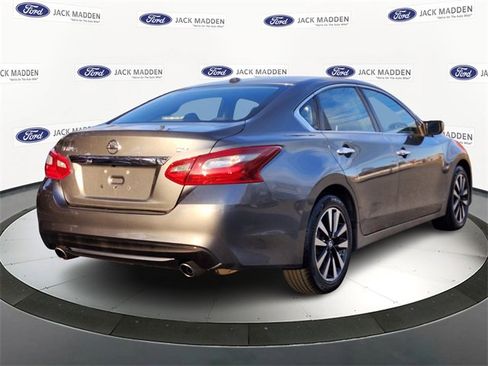 Used 2018 Nissan Altima 2.5 SV image 5