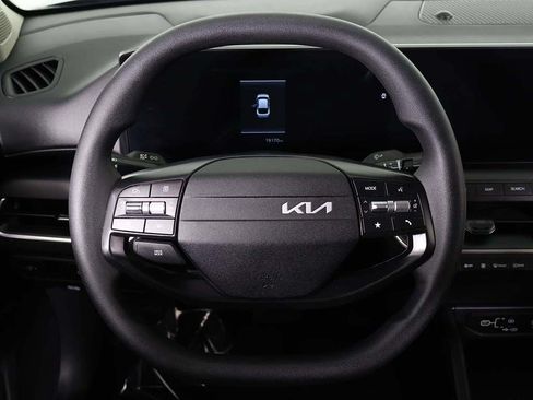 Used 2025 Kia K4 FWD image 36
