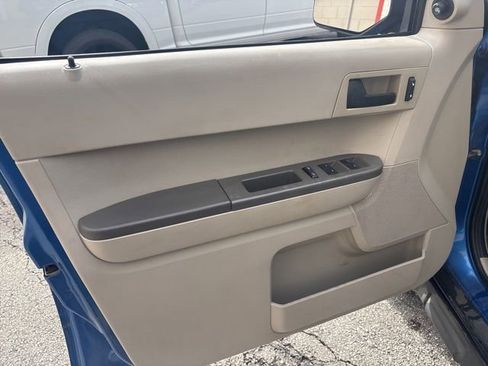 Used 2011 Ford Escape XLS w/ 101A Rapid Spec Order Code image 13