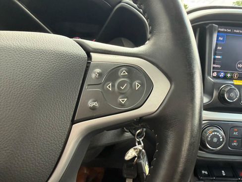 Used 2022 Chevrolet Colorado LT w/ Fleet Safety Package RWD image 16