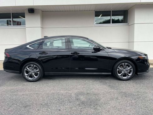 Used 2023 Honda Accord EX image 2