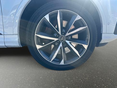 Used 2023 Audi SQ7 Prestige w/ Sport Package image 5